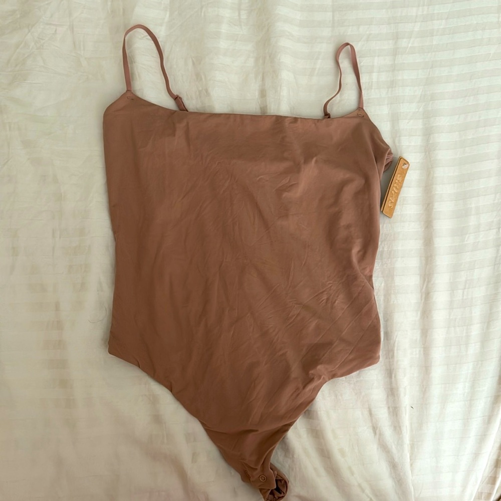 Skims bodysuit, size L, color Sienna